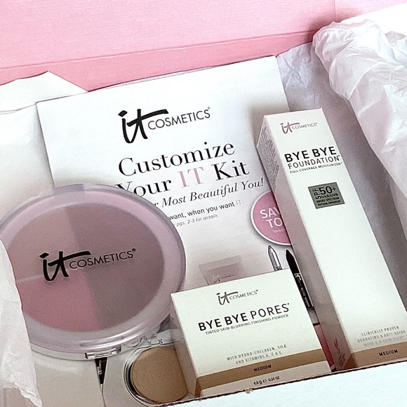 IT Cosmetics Bye Bye Foundation Kit Medium - Foundation, Face Disc & Powder NEW! - Picture 1 of 16